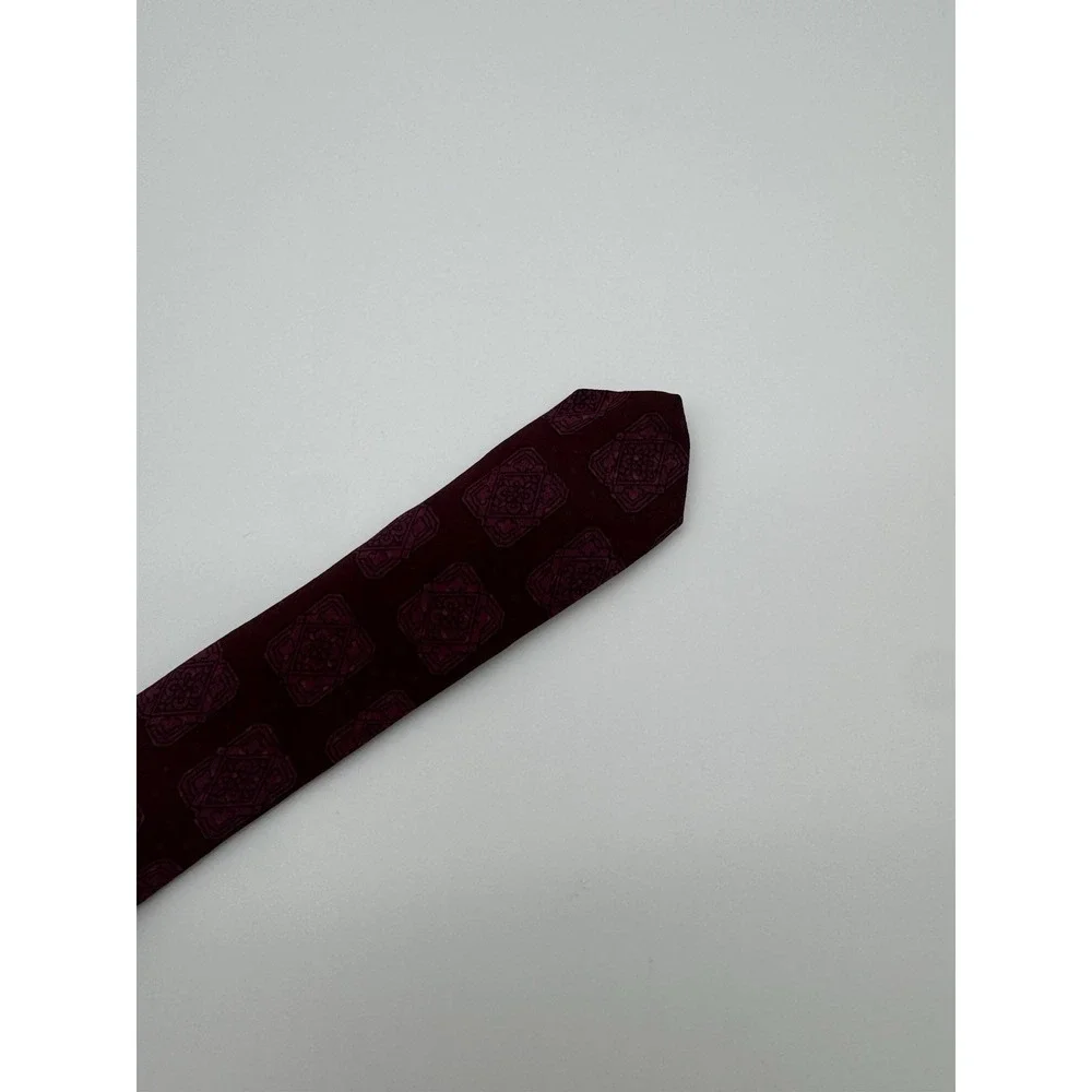 Van Heusen 100% Silk Tie Burgundy Red Geometric Pattern Made in England Classic